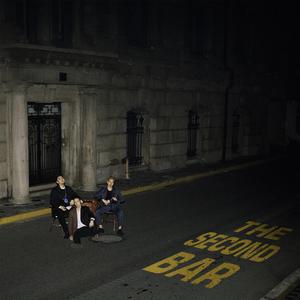 带土抓住玖辛奈的头发
